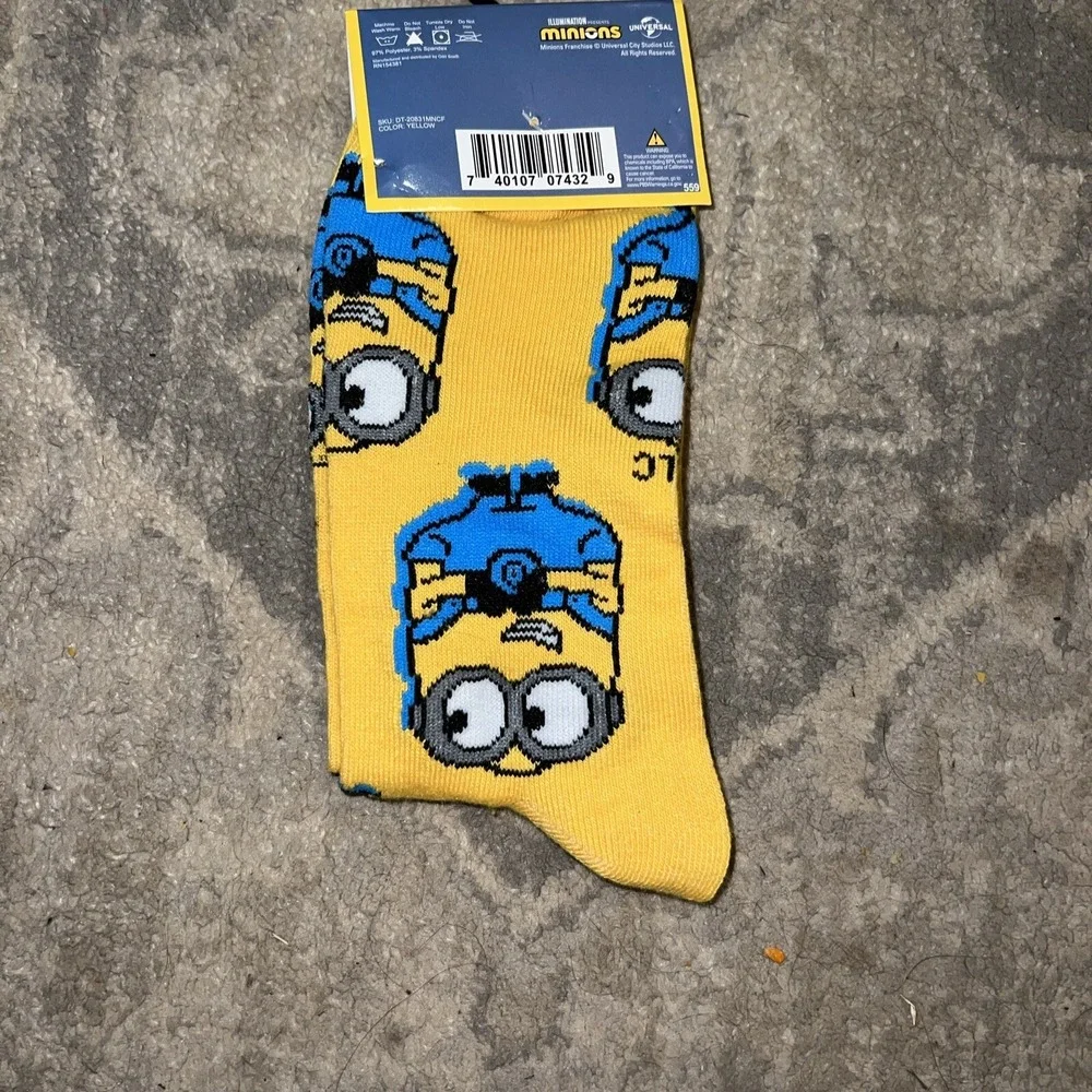New Minions Men's Socks Sz 6-12 Yellow‎